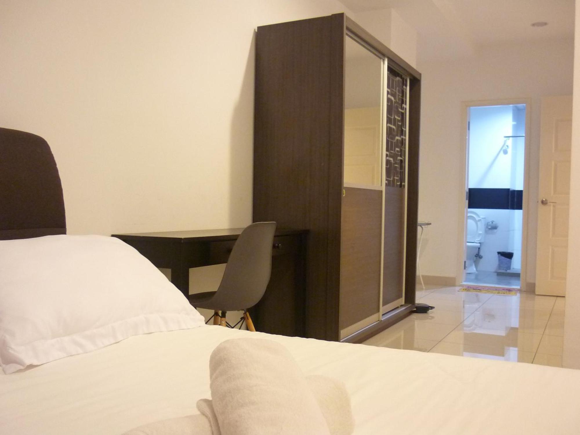2 Bedrooms & 2 Bathrooms Near New Gurney Bay George Town Exterior foto
