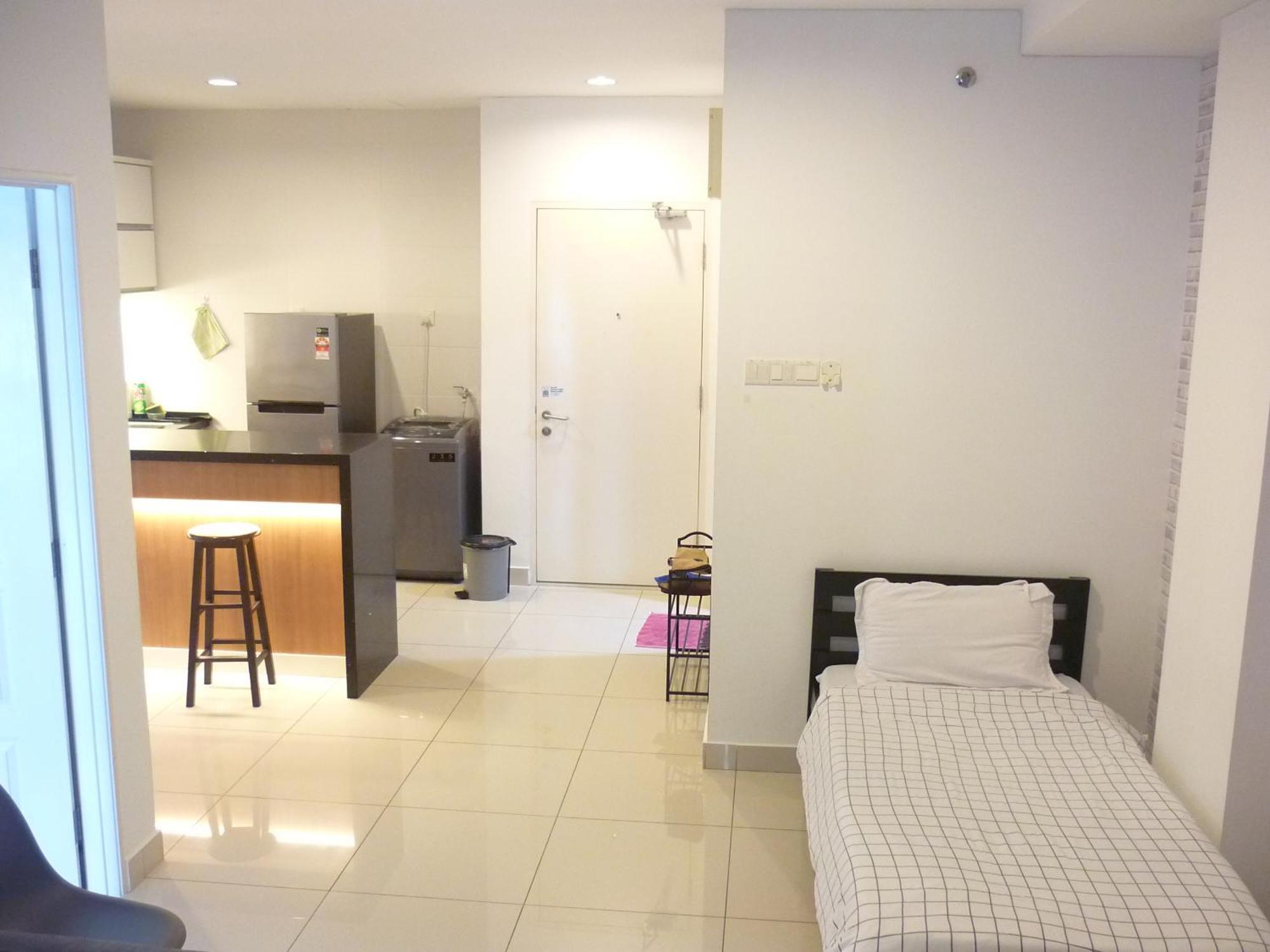 2 Bedrooms & 2 Bathrooms Near New Gurney Bay George Town Exterior foto